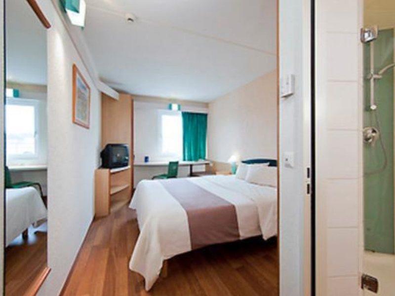 Ibis Barcelona Hotel 2*